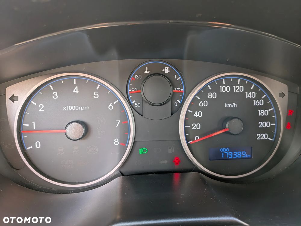 Hyundai i20 - 24
