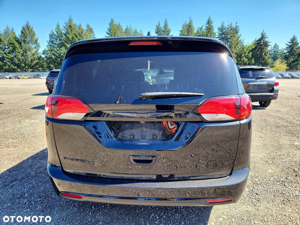 Chrysler Pacifica - 7