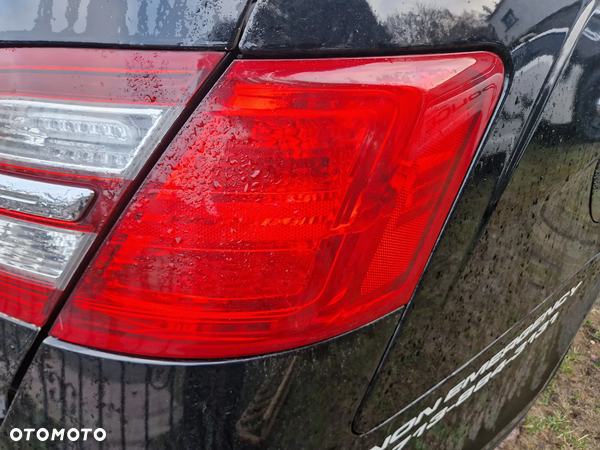 Ford Taurus Tylna Lampa 2015