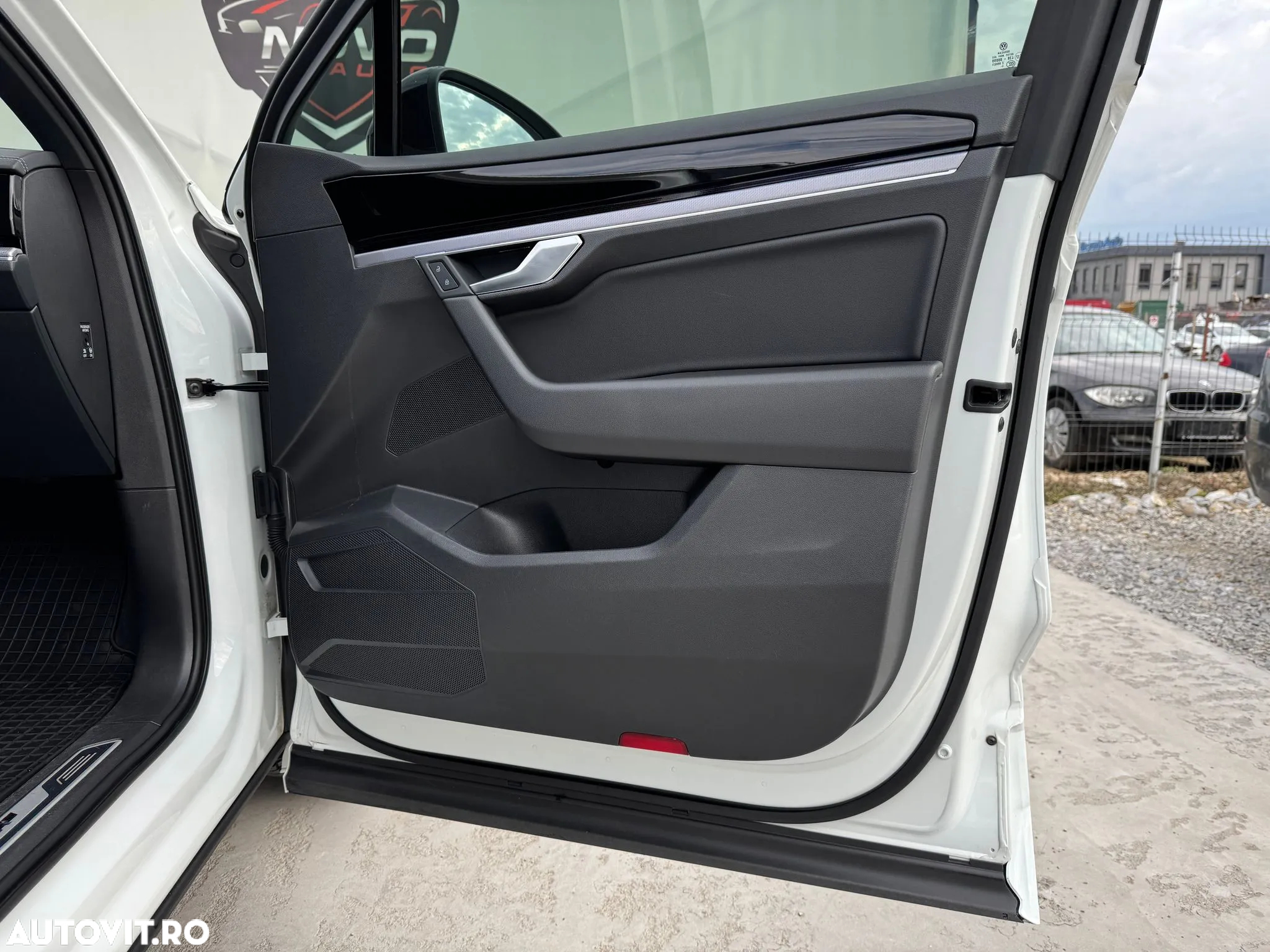 Volkswagen Touareg 3.0 V6 TDI 4Motion DPF Automatik R-Line - 19