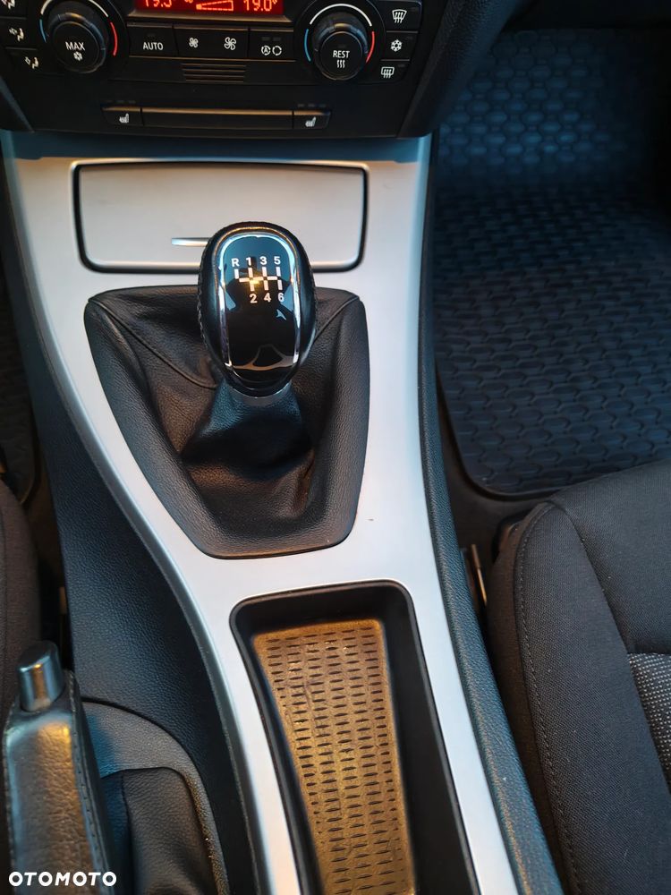 BMW Seria 3 320i - 9