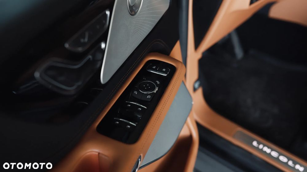 Lincoln Aviator - 34