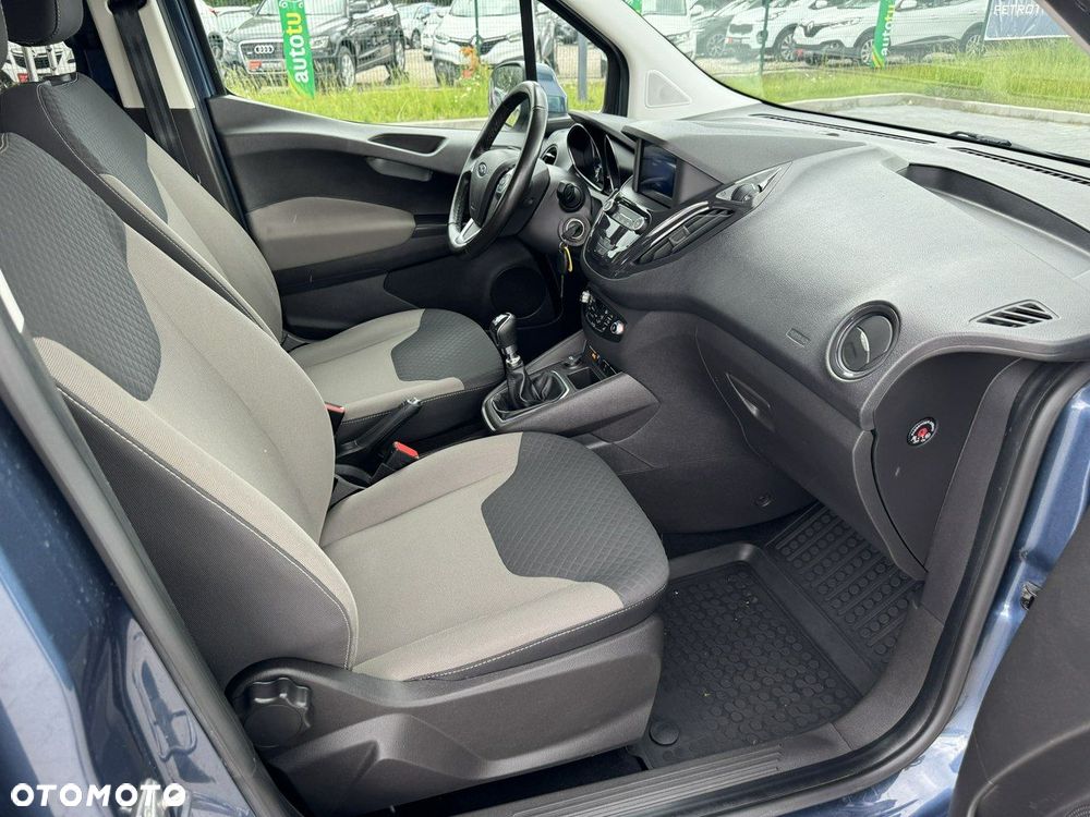 Ford Tourneo Courier - 34