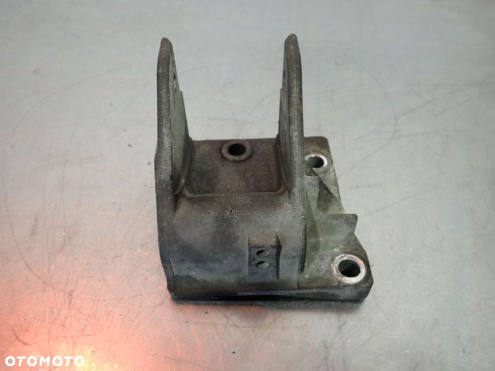 ŁAPA SILNIKA MITSUBISHI LANCER VII - 4