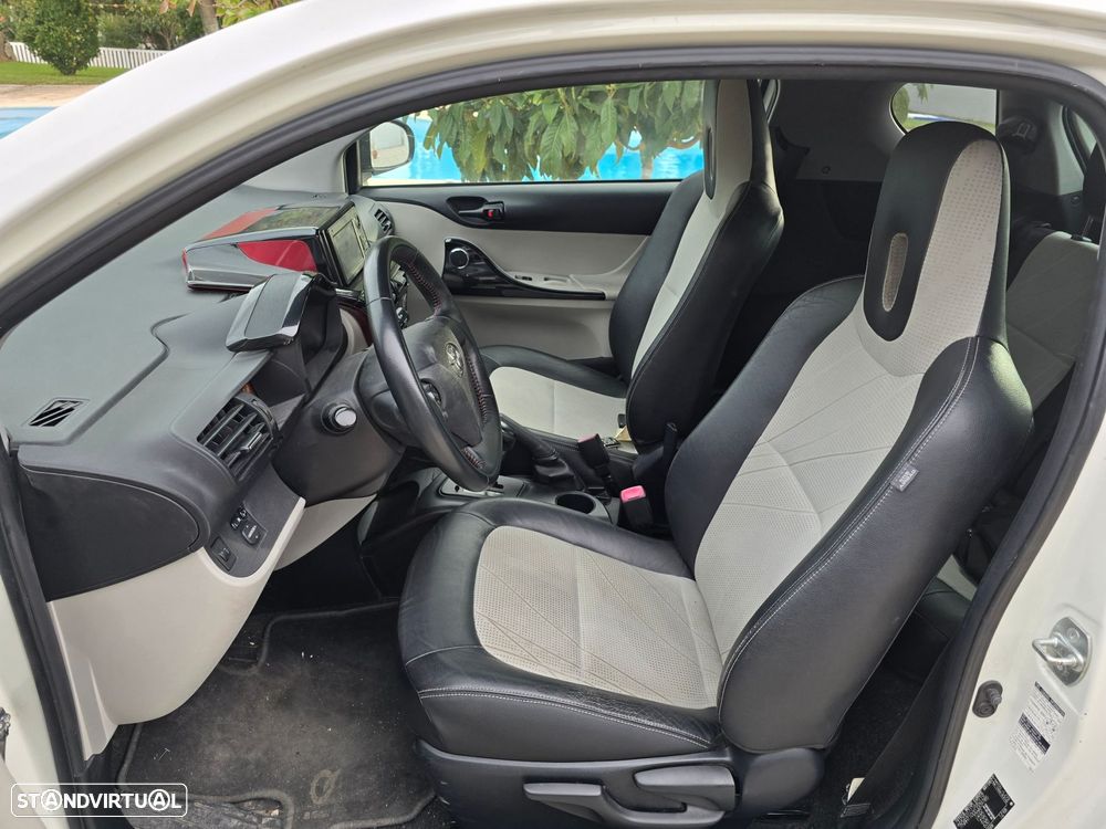 Toyota iQ 1.33 VVT-i 2 MultiDrive NAVI+Bluetooth - 6