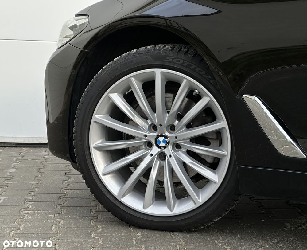BMW Seria 5 520d xDrive Sport - 17
