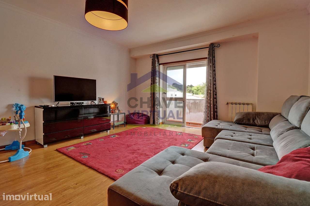 Apartamento T3 com Garagem - Centro Bombarral - Grande imagem: 2/33