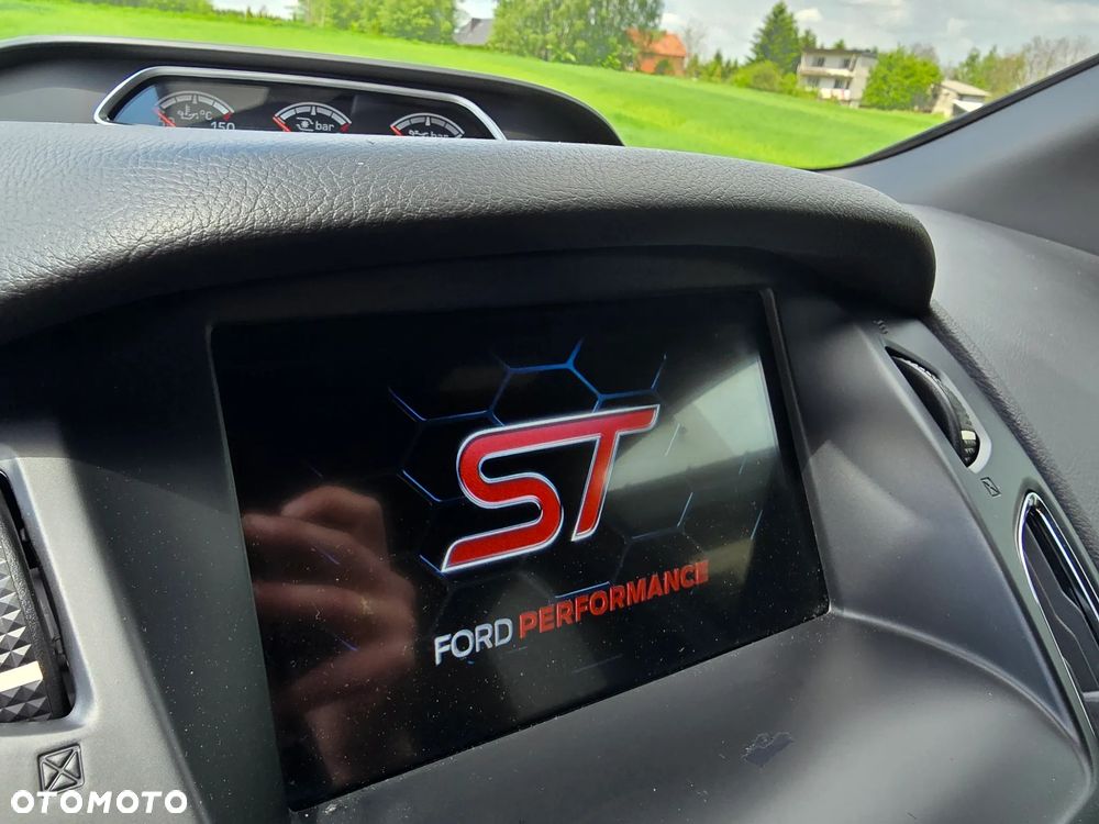 Ford Focus - 25