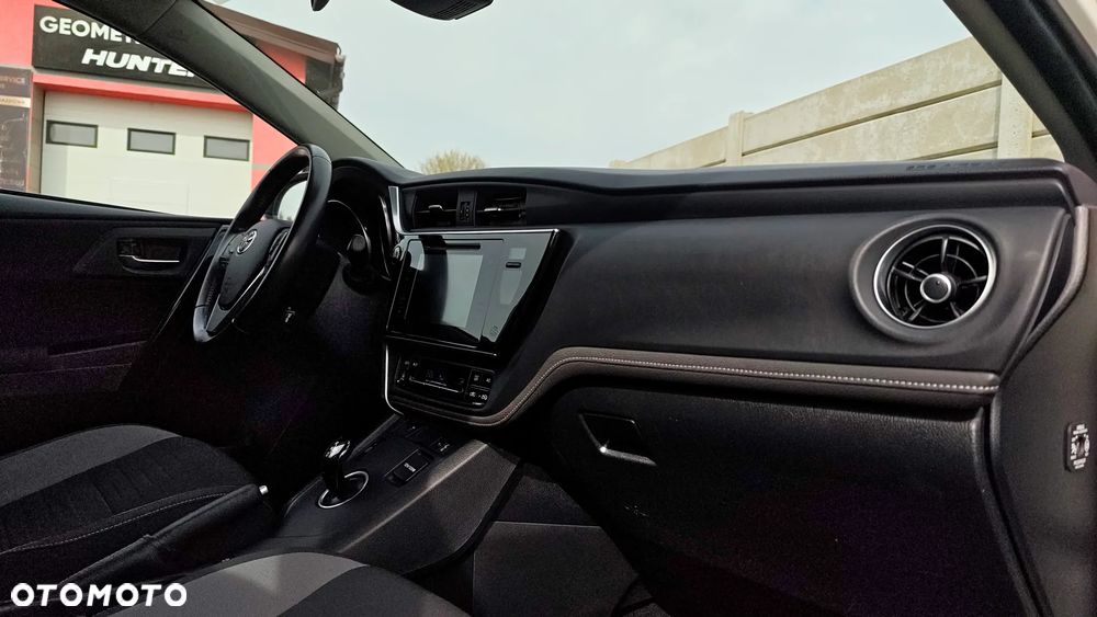 Toyota Auris 1.8 HSD Luna - 36