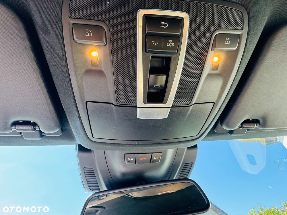 Mercedes-Benz GLS - 27