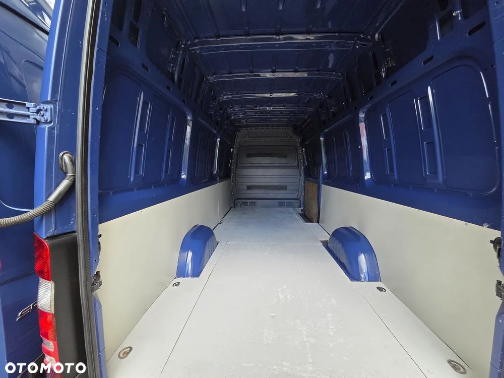 Mercedes-Benz Sprinter - 25