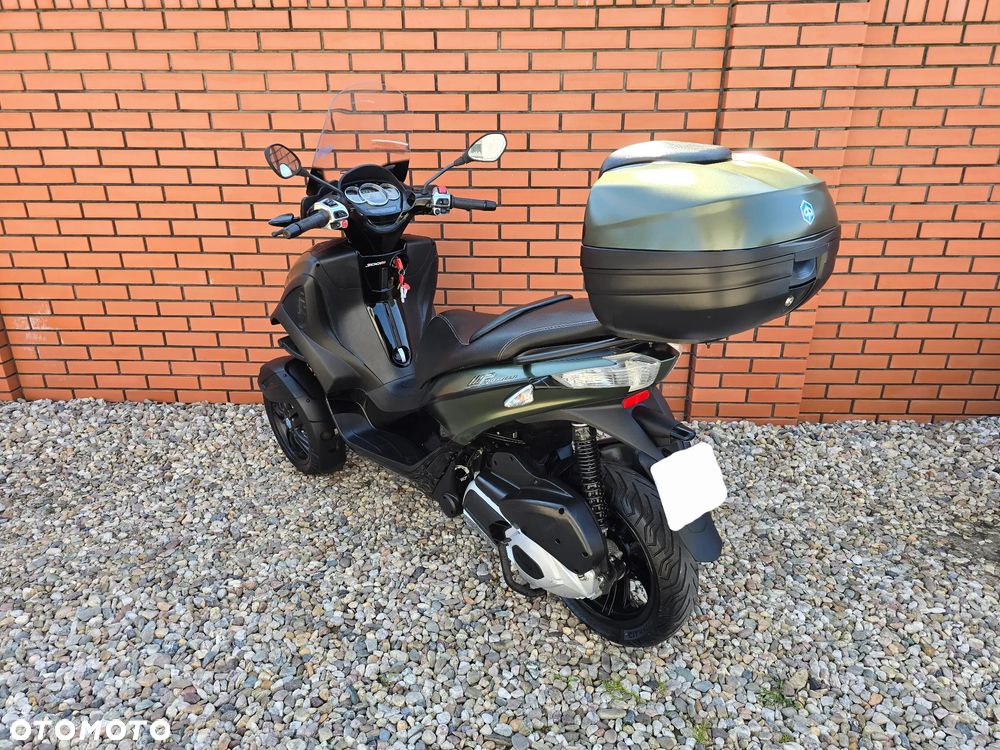 Piaggio MP-3 - 13