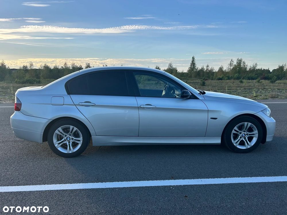 BMW Seria 3 320i - 4