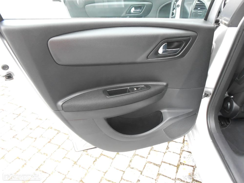 Citroën C4 1.6 HDi 110 Exclusive - 17