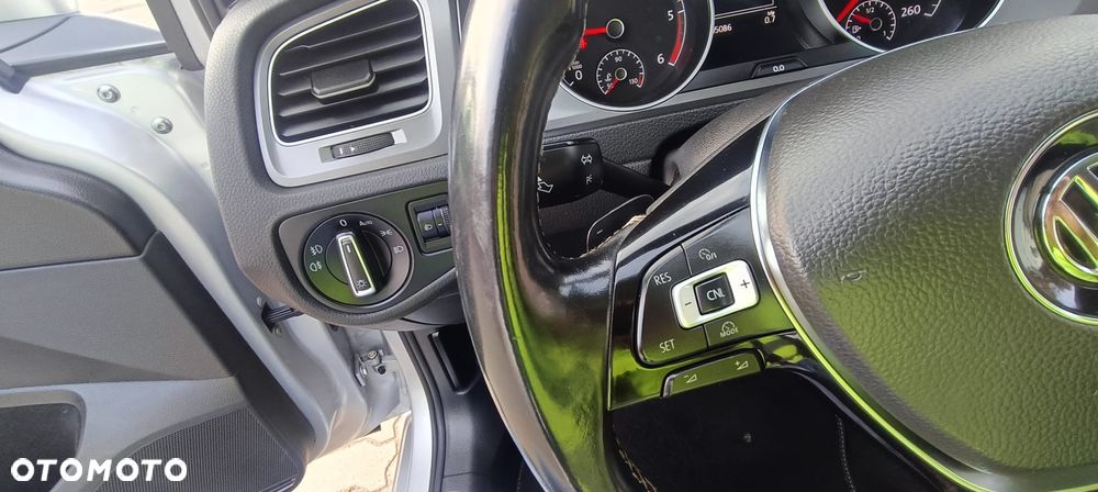 Volkswagen Golf 2.0 BlueTDI DSG Comfortline - 24