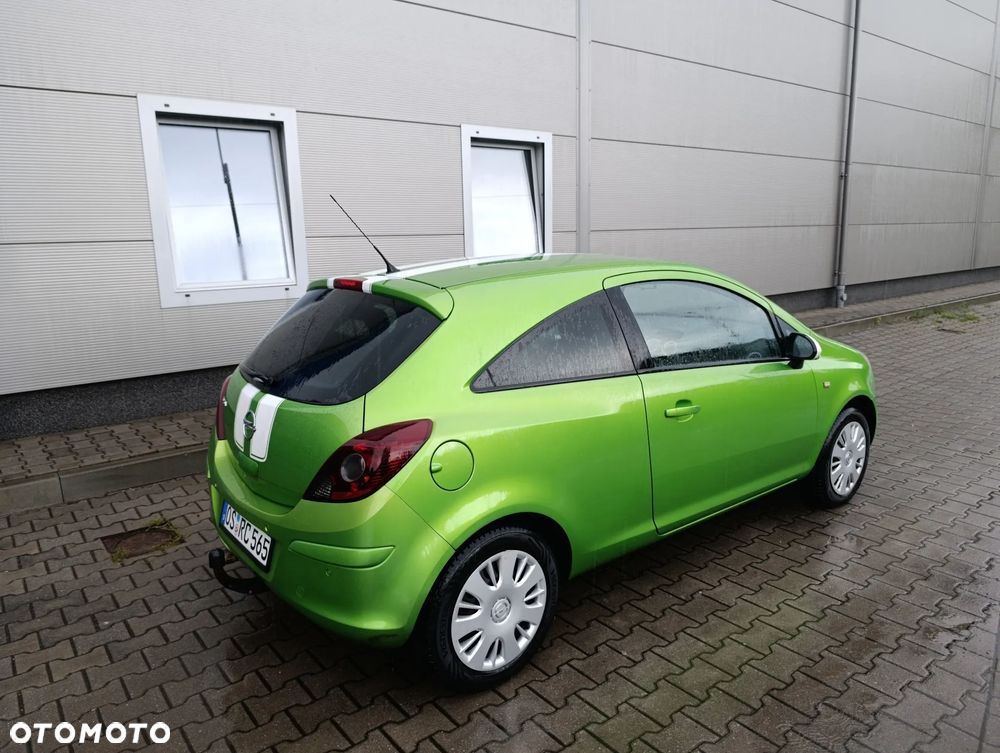 Opel Corsa 1.4 16V Sport - 11