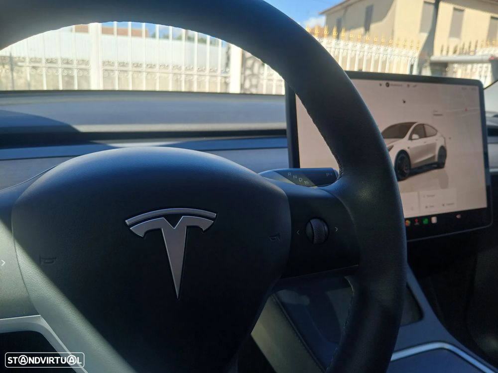 Tesla Model Y Performance Tração Integral - 32