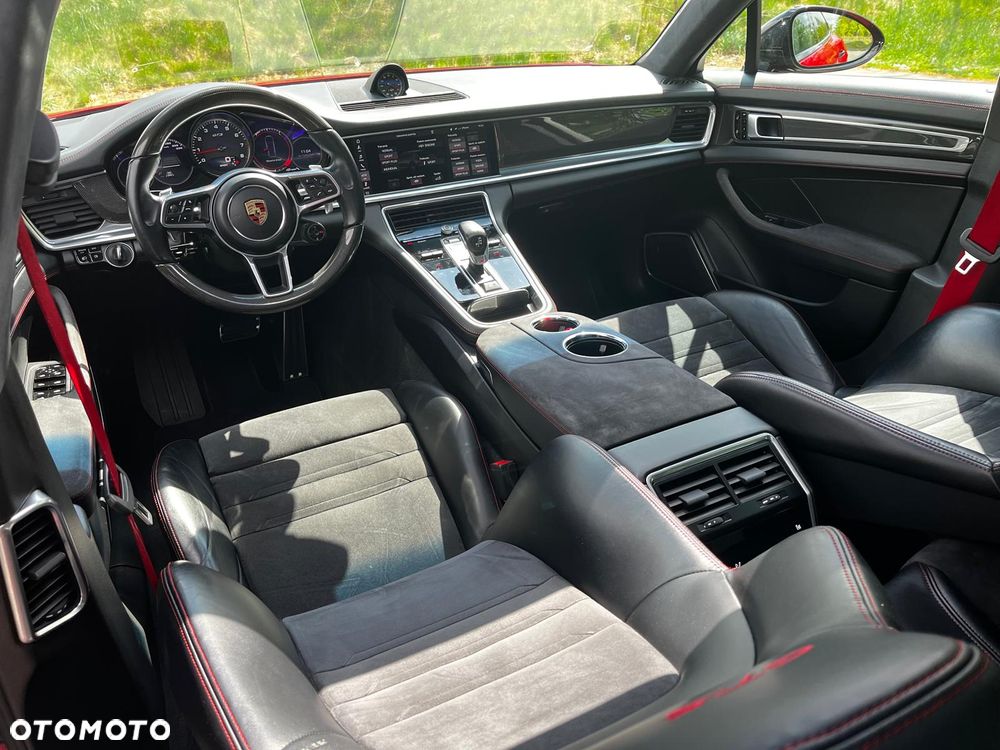 Porsche Panamera - 31