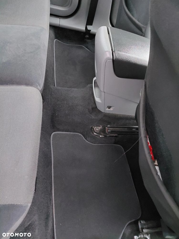 Ford Focus 1.8 TDCi Ghia - 28