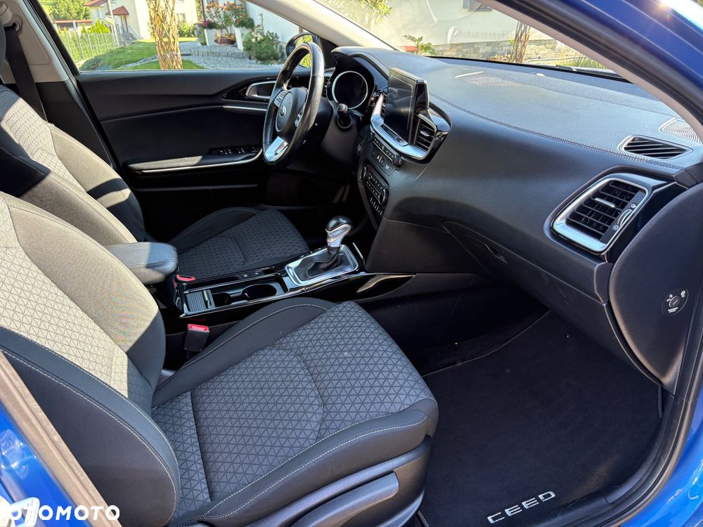 Kia Ceed - 9