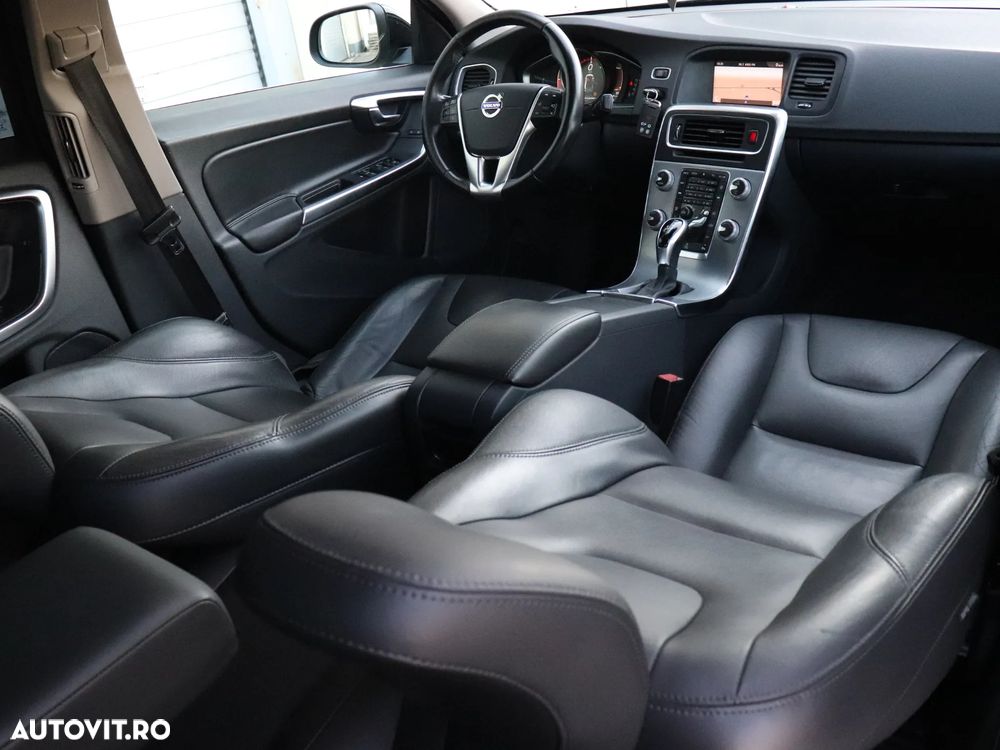 Volvo S60 D2 Geartronic Momentum - 25
