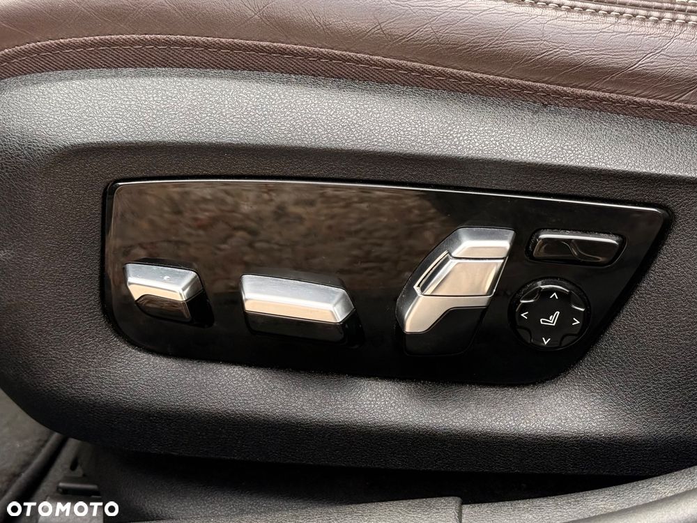 BMW Seria 5 530i Luxury Line - 12