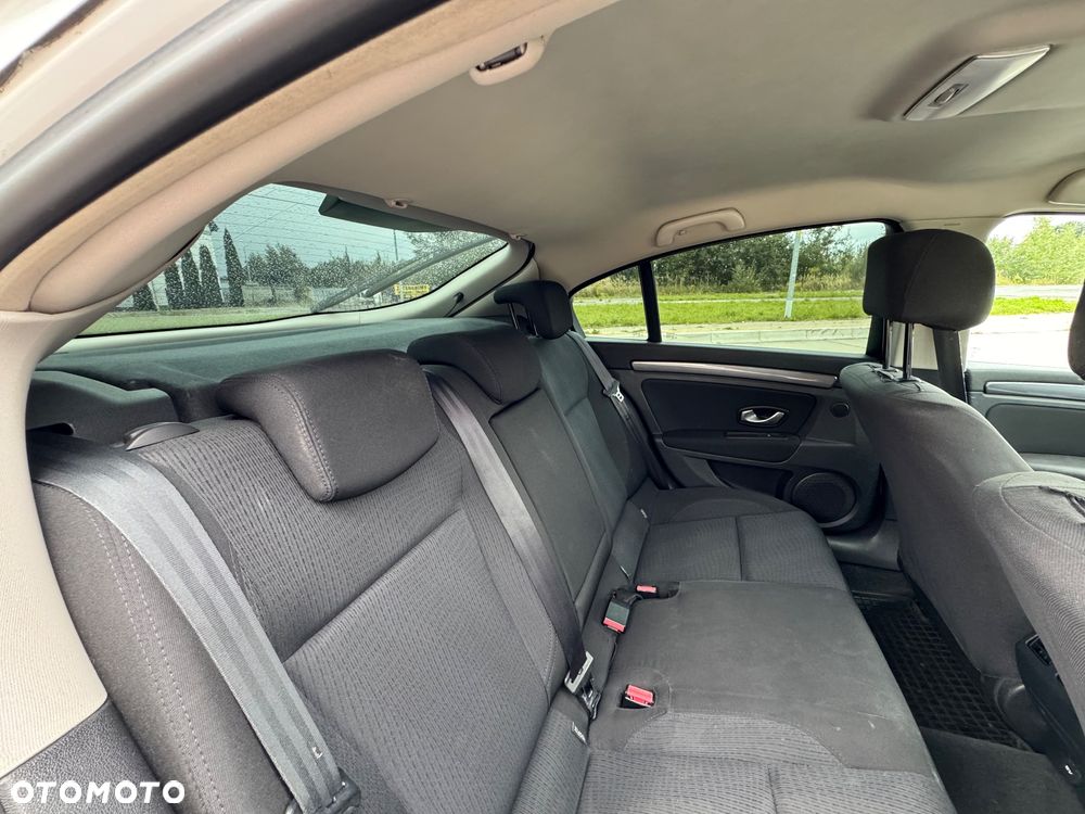 Renault Laguna 2.0 DCi Authentique - 9