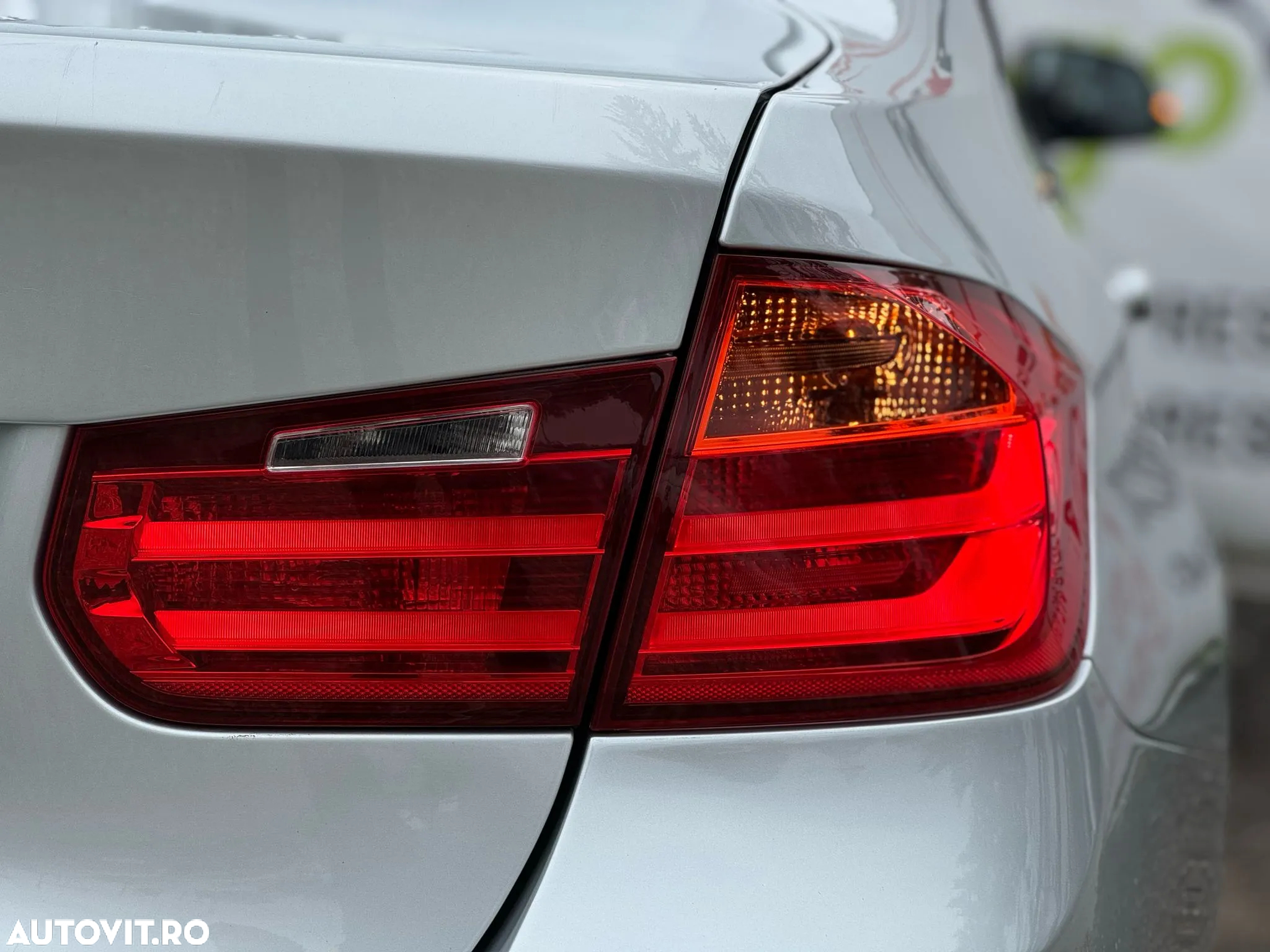 BMW Seria 3 318d Touring Aut. - 19