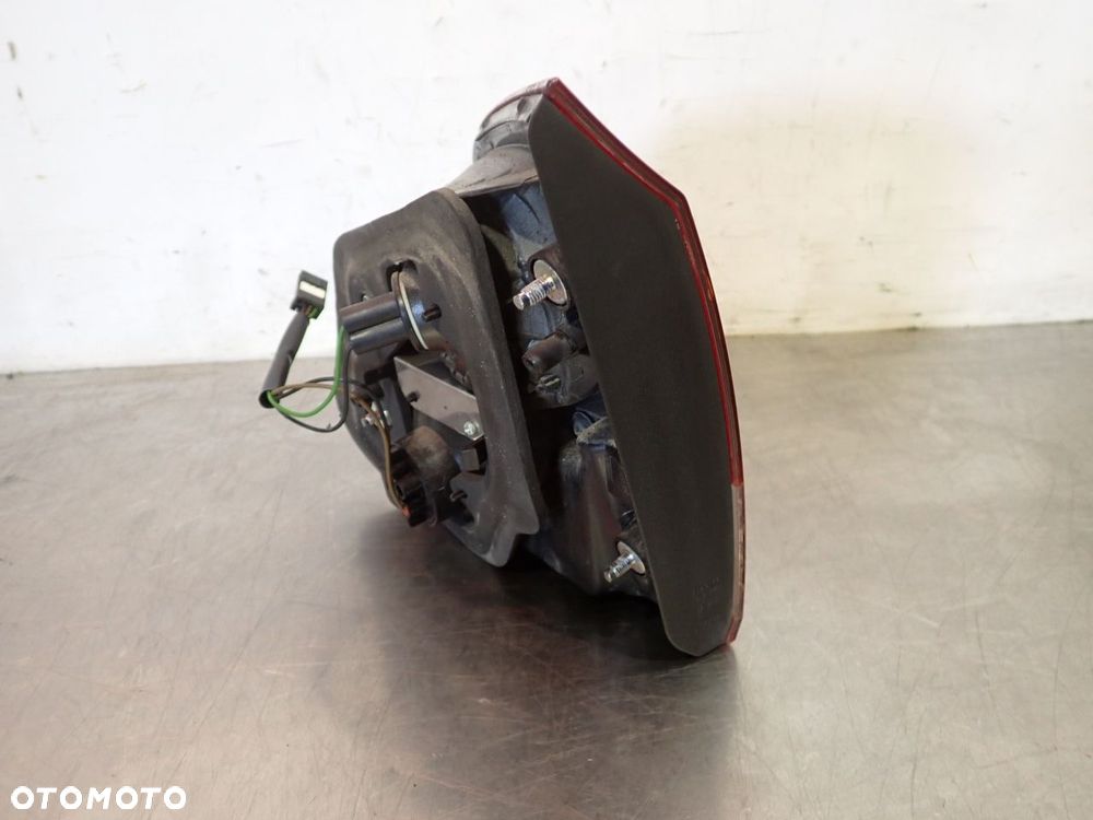 LAMPA LEWA TYLNA W KLAPIE CHEVROLET CRUZE I LIFT  95089901 - 4