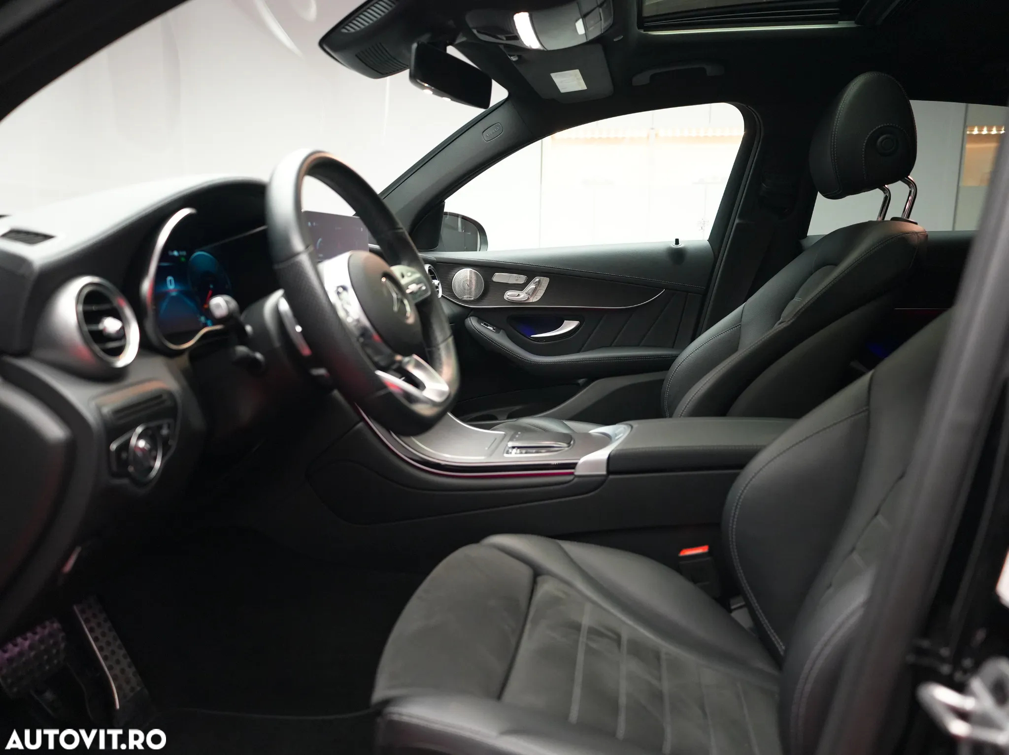 Mercedes-Benz GLC 300 4MATIC MHEV - 16