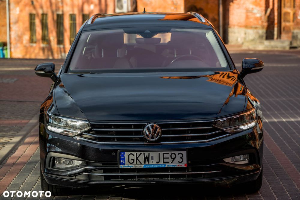 Volkswagen Passat 2.0 TDI SCR DSG Comfortline - 12