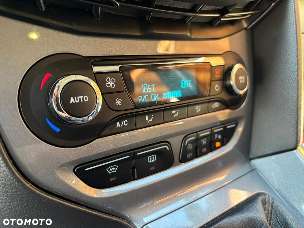 Ford Focus 1.6 EcoBoost Start-Stopp-System Titanium - 38