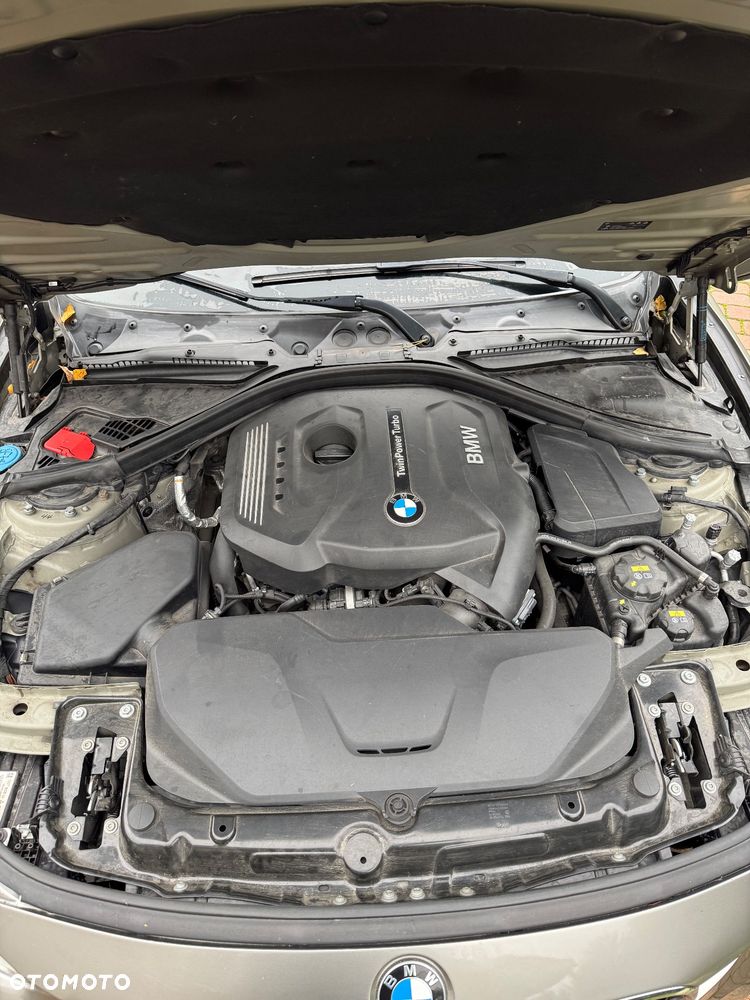 BMW Seria 3 320i xDrive - 16