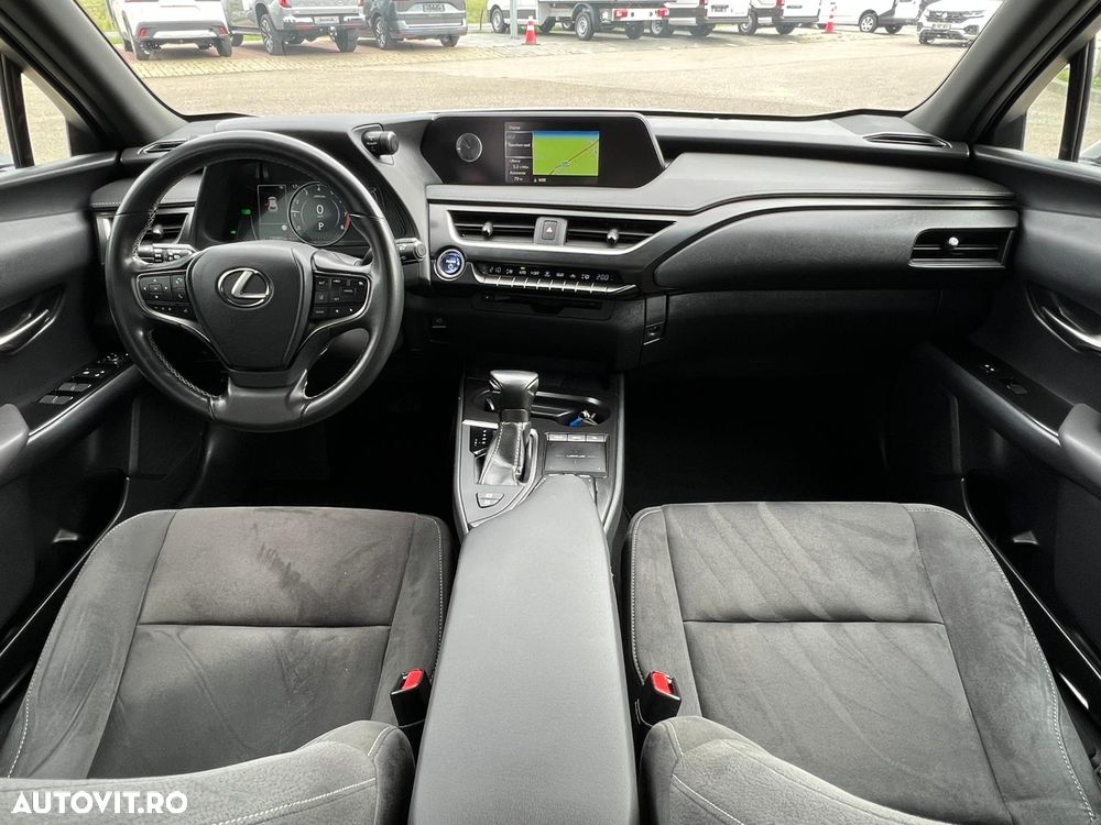 Lexus UX 250h Business Edition - 15
