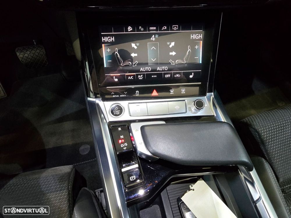 Audi e-tron - 11