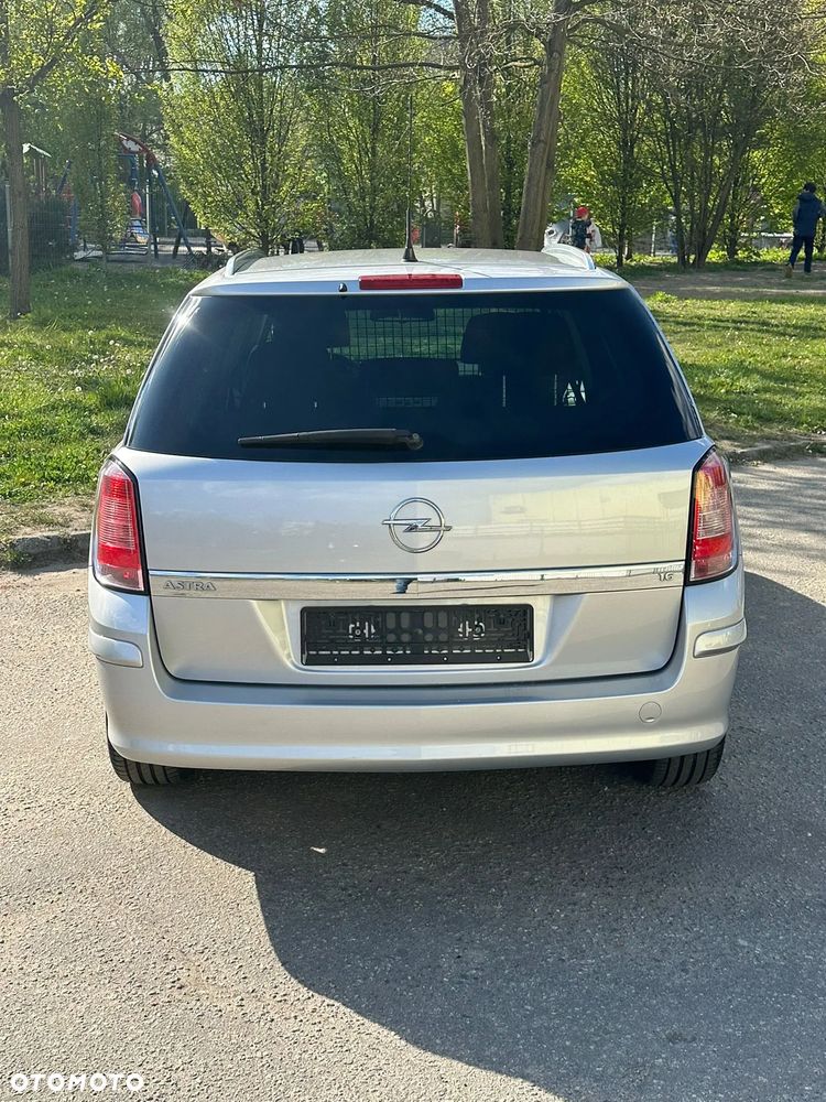 Opel Astra 1.6 Design Edition - 8