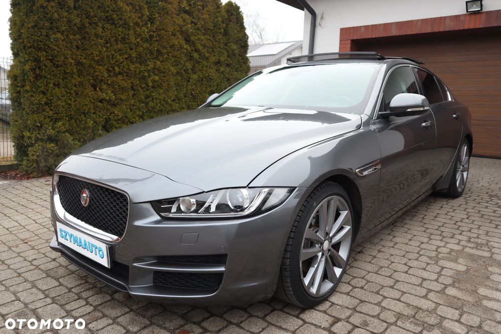 Jaguar XE 20d Prestige - 1