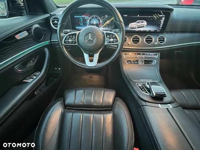 Mercedes-Benz Klasa E 300 d T 9G-TRONIC AMG Line - 18
