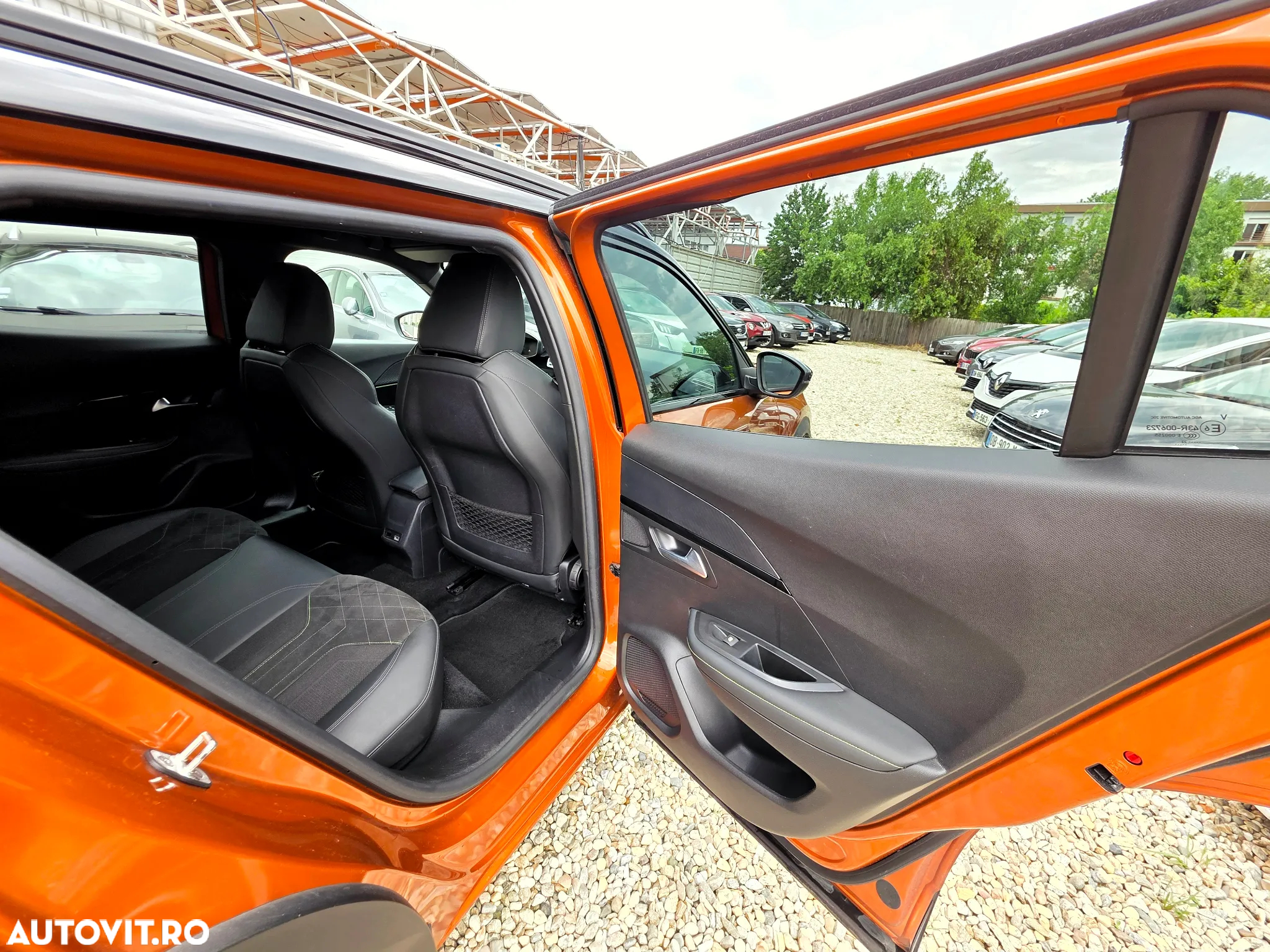 Peugeot 2008 PureTech 155 EAT8 GT Pack - 17