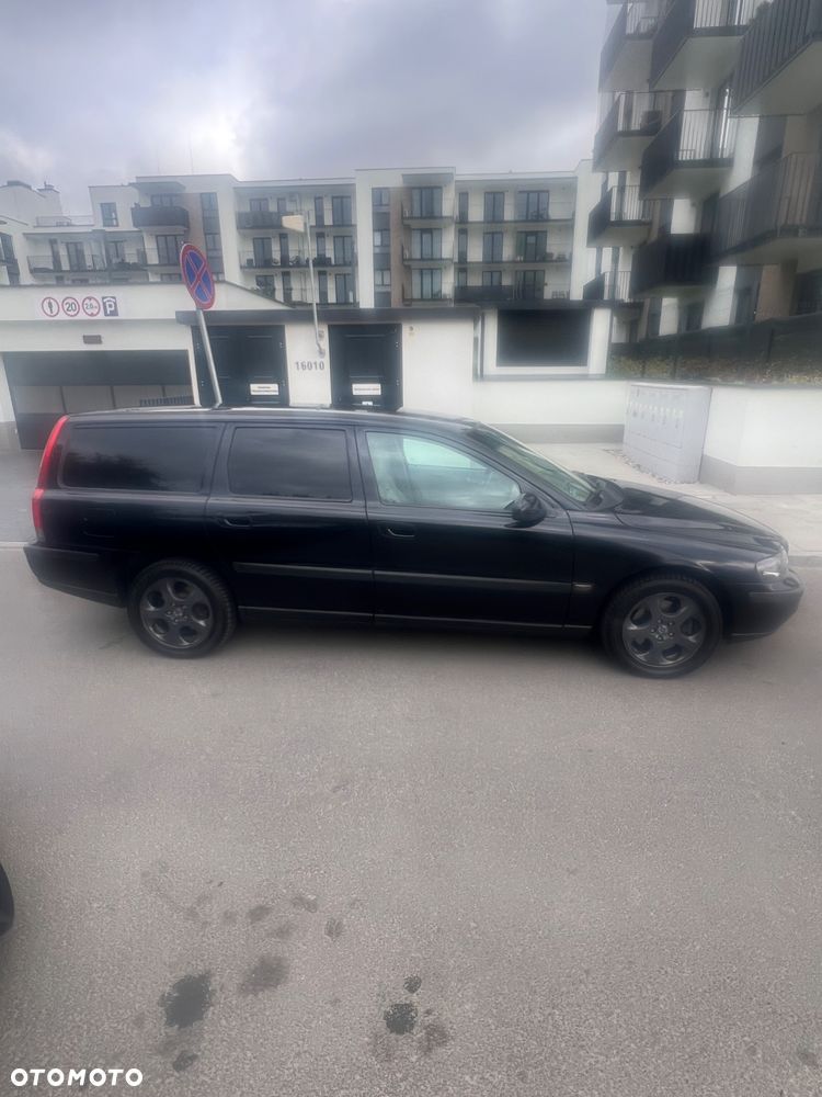 Volvo V70 XC 2.4 D5 AWD - 4
