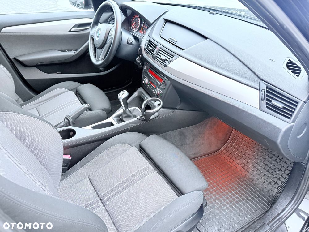 BMW X1 xDrive18d xLine - 6