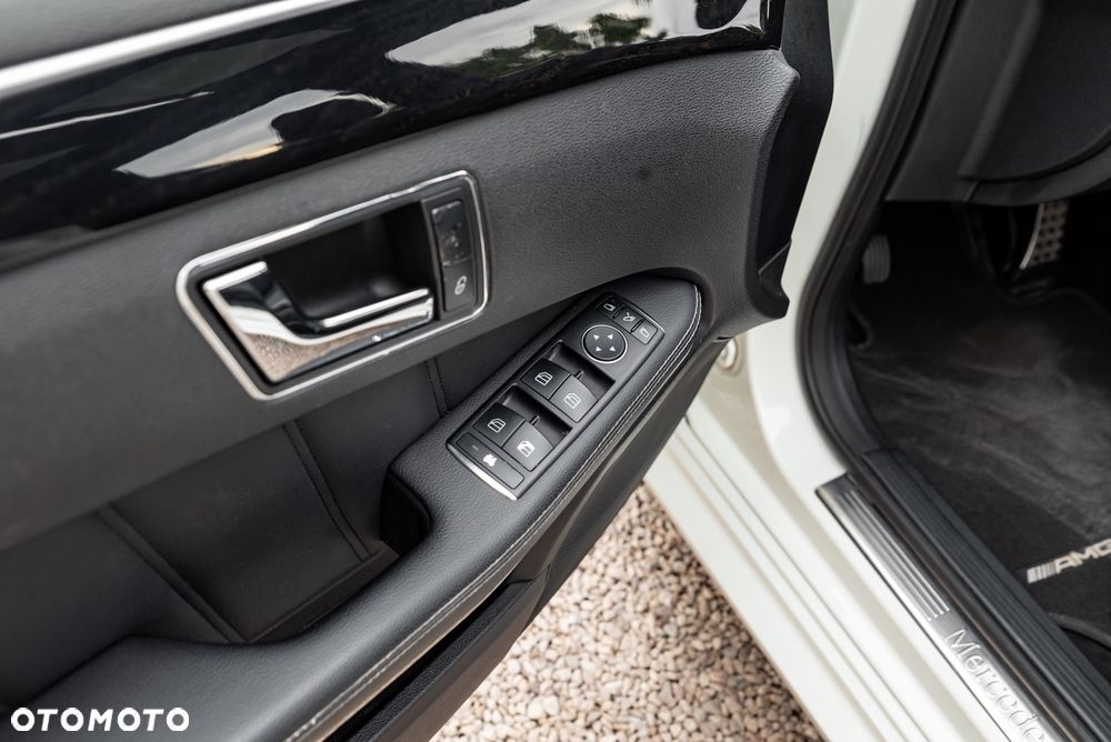 Mercedes-Benz Klasa E 350 CDI 4-Matic BlueEff - 18