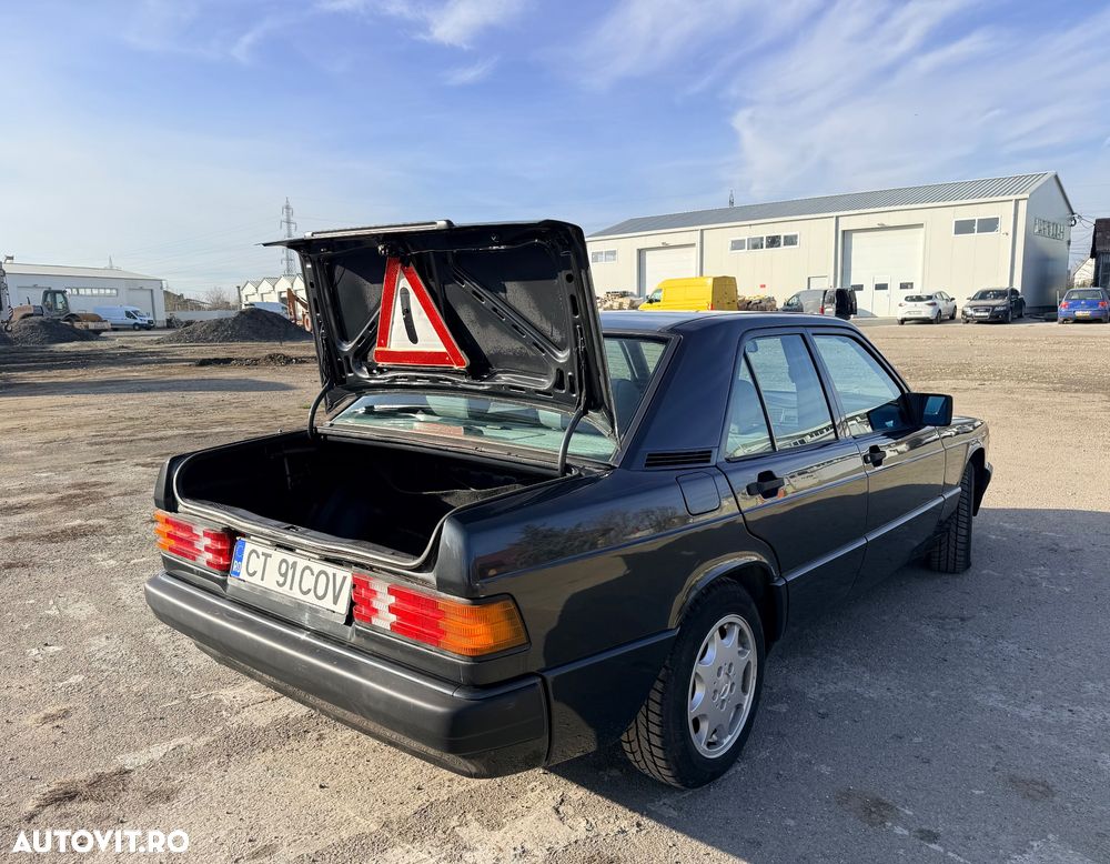 Mercedes-Benz W201 - 12