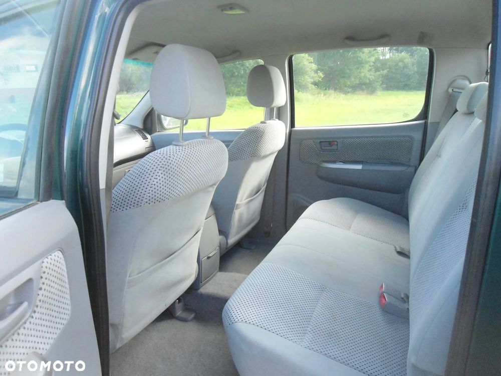 Toyota Hilux 2.5 D-4D DLX - 6