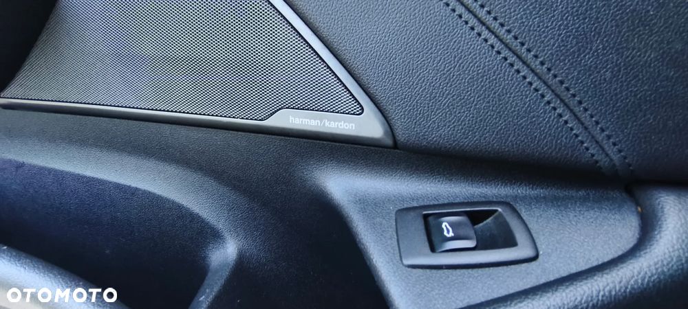 BMW Seria 5 530i Sport Line - 34