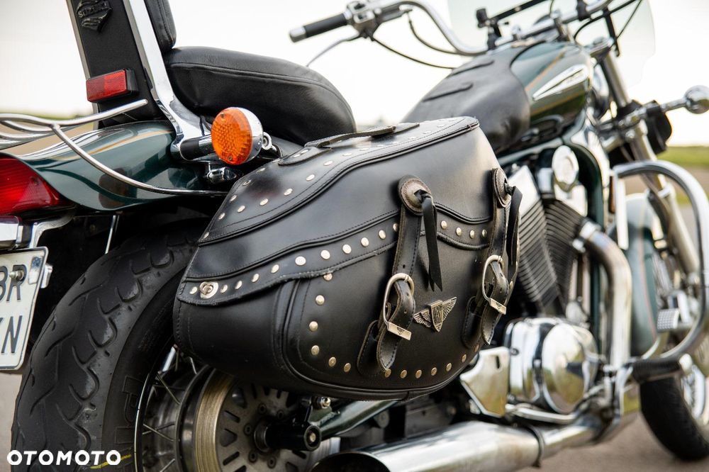 Suzuki Intruder - 12