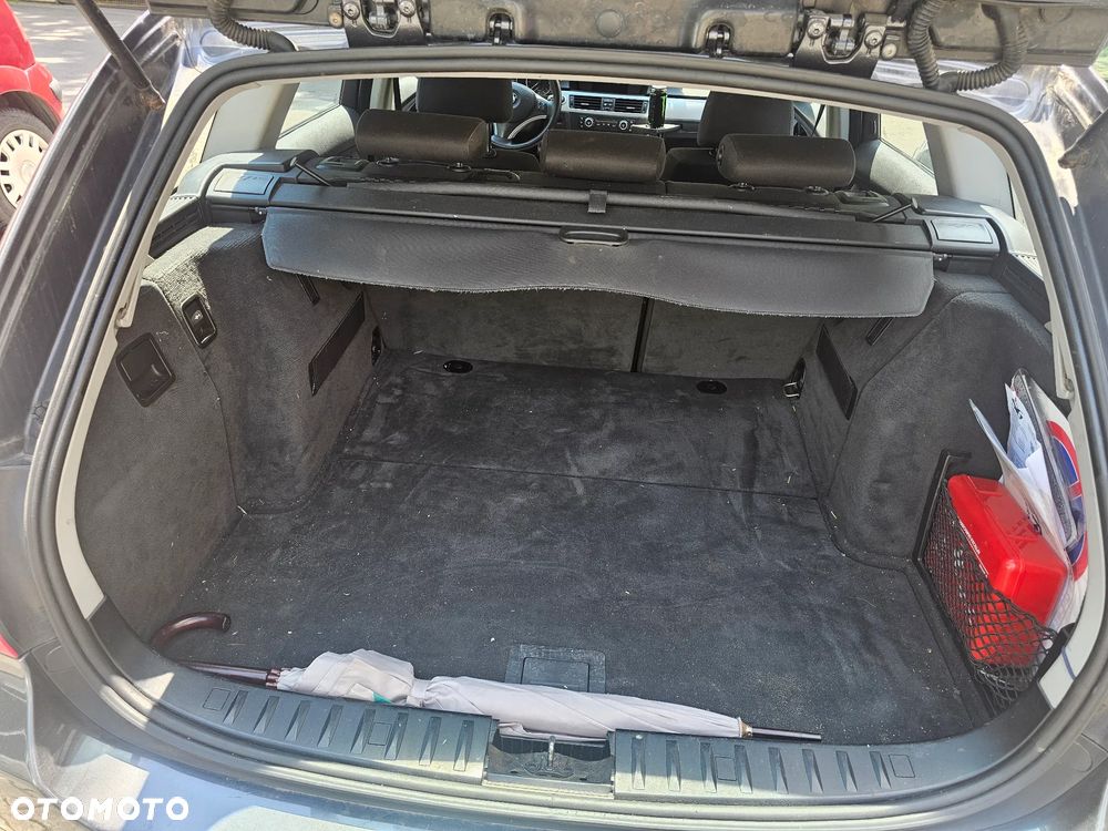 BMW Seria 3 318i - 10