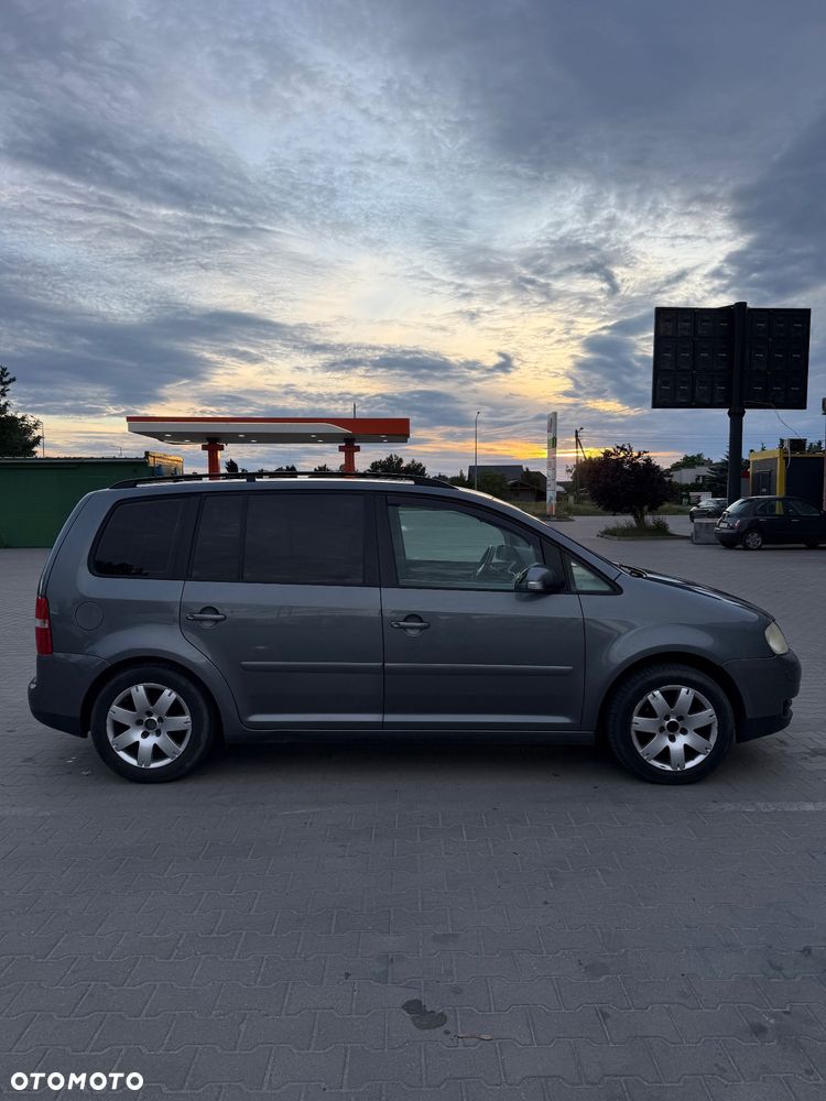 Volkswagen Touran 1.9 TDI Basis DSG - 3