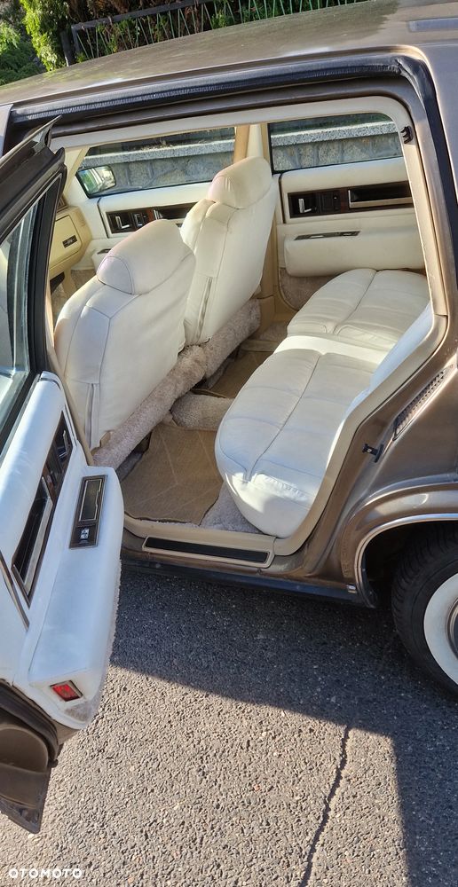 Cadillac Deville - 8