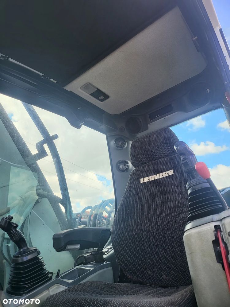 Liebherr A920 - 2